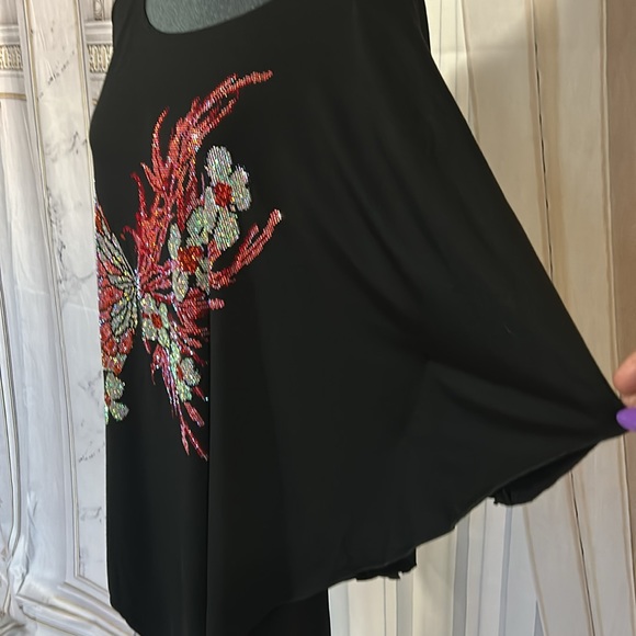 Beautiful butterfly pantset. Casual dressy two piece elephant leg V shape tunic. - Picture 4 of 7